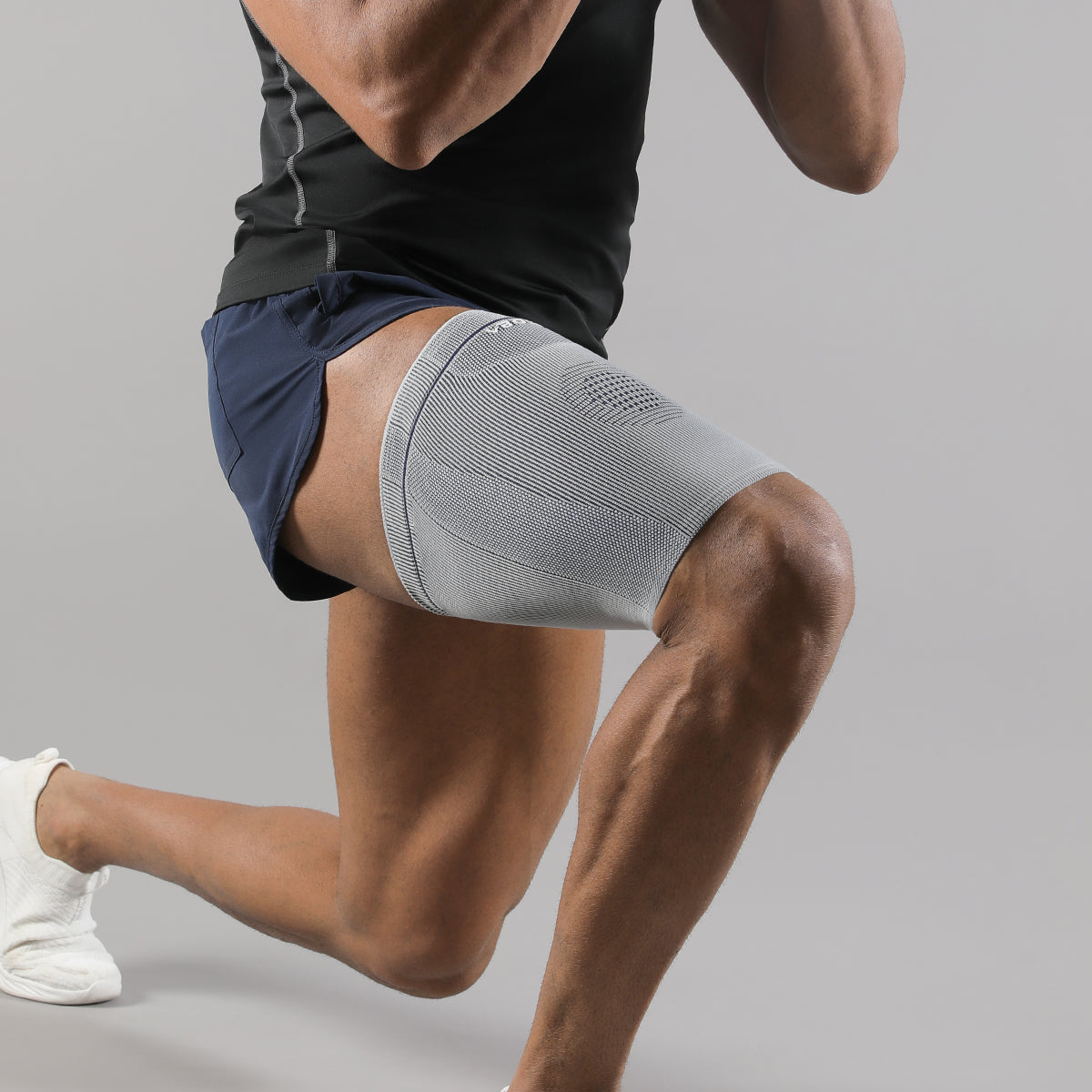 VBOSi 1 Pair Anti Slip Breathable Elastic Thigh Sleeve